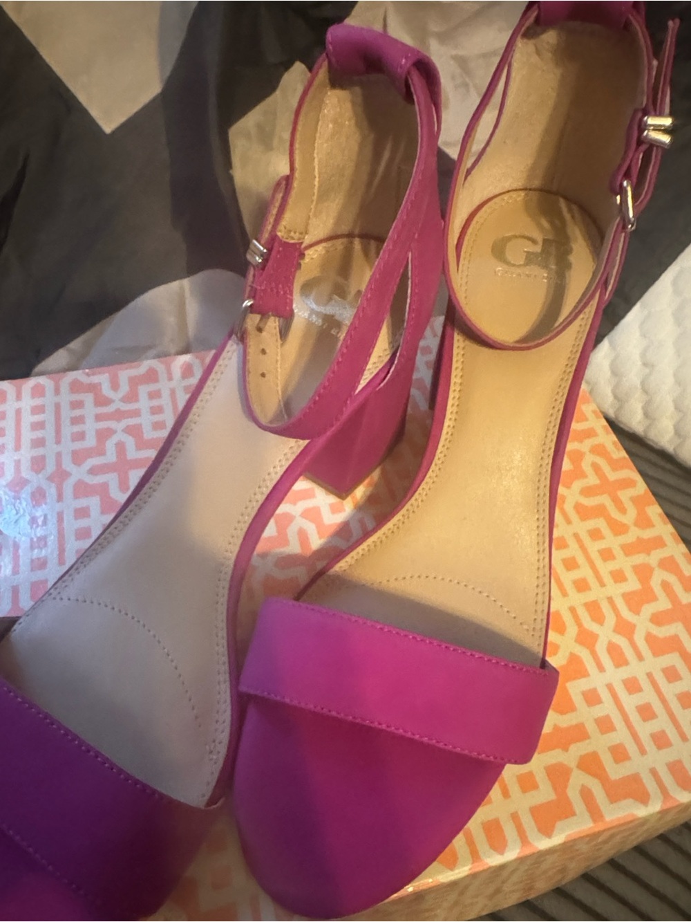 Gianni Bini Hot Pink Open-Toe Ankle Strap Block Heels w/ part box no lid